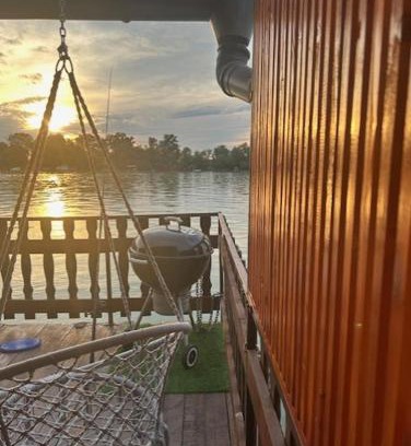 Cukarica Casa | Splav na dan Royal Water