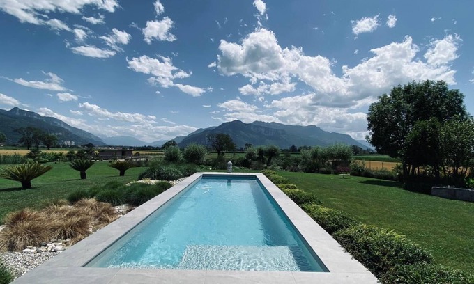 Saint-Jean-de-Moirans Casa | splendid villa with swimming pool in a haven of peace