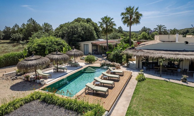 Majorca Villa | Splendid Mallorca Villa | Villa Draco | 4 Bedrooms | Spacious Furnished Sun Terrace | Private Outdoor Pool | Salt Water Pool | BBQ Facilities | Shaded Outdoor Dining Area | Llubi