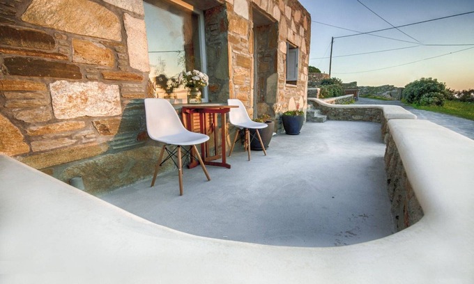 Tourlos Villa | Splendid Mykonos Apartment | Mykonos Chaming Nest | 1 Bedroom | Private Outdoor Jacuzzi & Breathtaking Sea Views | Perfect for a Couples Getaway | Tourlos