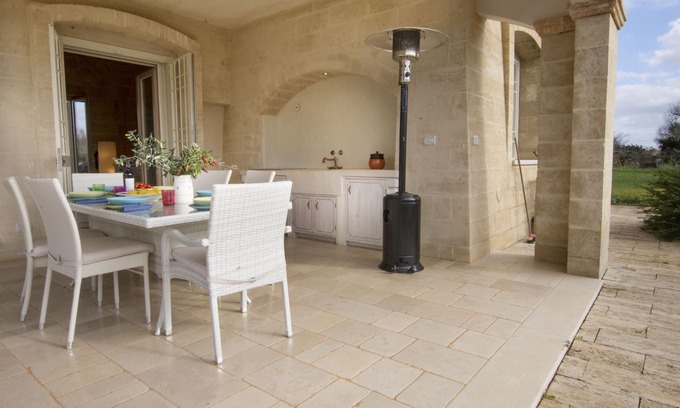 Salve Casa | Espléndida villa inmersa en el campo de Apulia a tiro de piedra del mar