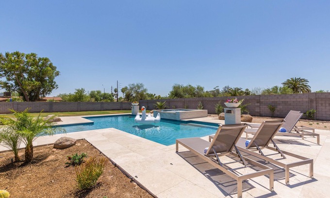 Shea North Estates Cabaña | Sport & Splash - Pickle Ball - Sports Court -pool & Spa