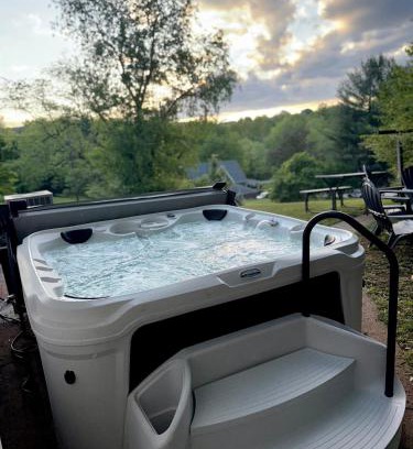 Fieldale Casa | Spotless, Comfortable home with Hot Tub!