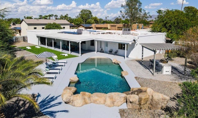 Shea North Estates Casa | Sprawling Home with Heated Pool - Pickleball - Basketball - Game Room - Fire Pit - Games Galore
