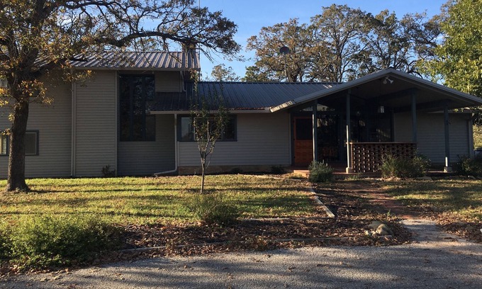 Bastrop Casa | "Sede" - Whitworth Family Farm