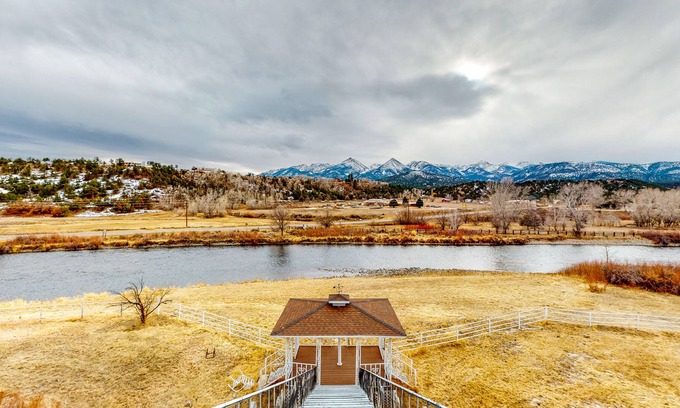 Howard Casa | Sprawling Panoramic Views on the Arkansas River