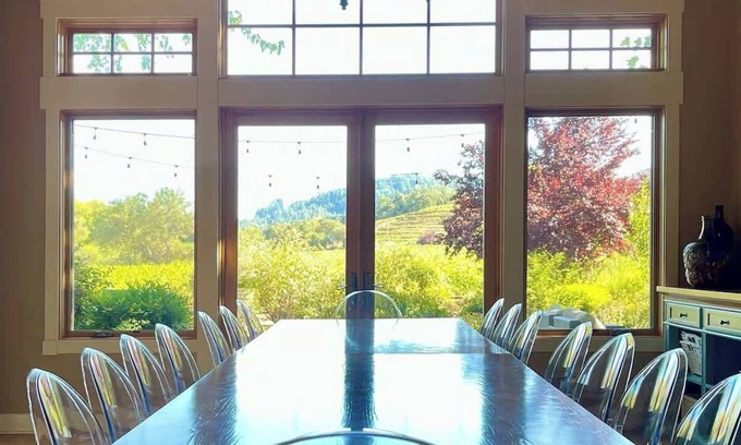 Healdsburg Casa | Sprawling Vineyard Estate - Pool, Hot Tub - Stunning Views!