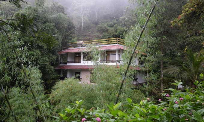 Pirmed Casa | Spring and Valley View