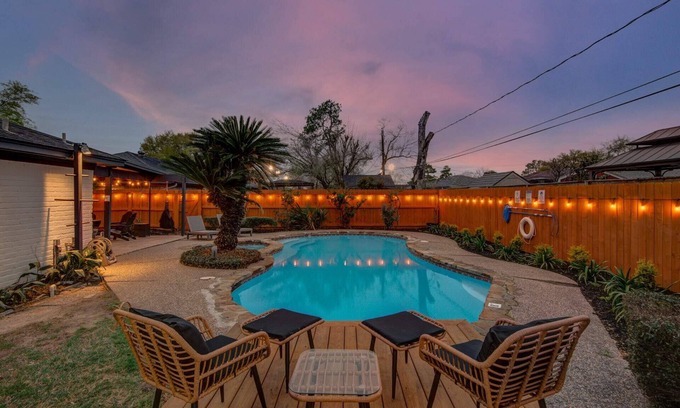 Spring Branch Central Casa | Spring Branch Getaway Feat 5BD, Pool, Hot tub