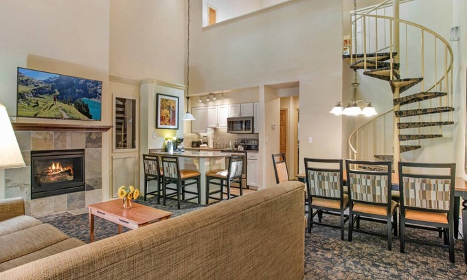 Highland Meadows Condominio | Spring break isn't over! Come Sun-Wed, get 10% off. Must stay 3+ nights, valid March & April!