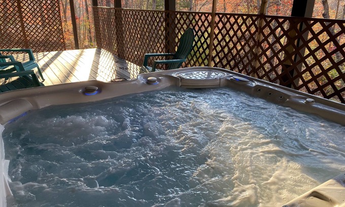 Front Royal Casa | Spring Retreat! Hot tub, Bar, Game room, Grill & 10 mins to Skyline Drive
