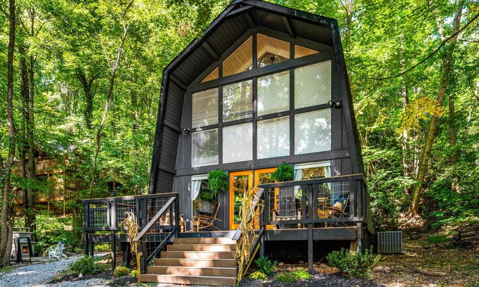 Chalet Village Chalet De Esquí | Spring special★PRIME location★Hot tub★Fire pit★Games★Sleeps 6