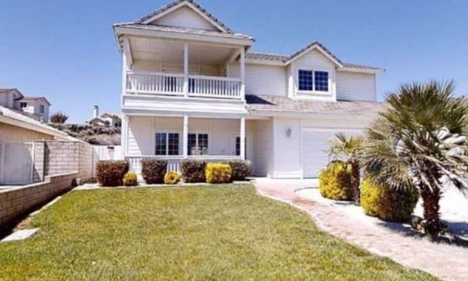 Victorville Casa | Spring Valley Lake Get Away