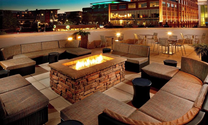 Pittsburgh Hotel | SpringHill Suites by Marriott Pittsburgh Bakery Square