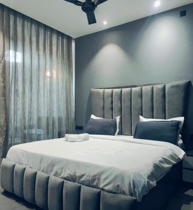 Noida Apartamento | Springspalms