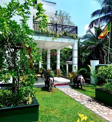 Andiambalama Casa | Sri White Villa Airport Boutique Hotel