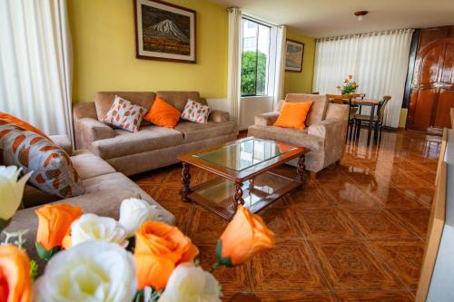 Jose Luis Bustamante y Rivero Apartamento | SSAMANA MARÍA APARTMENT 201