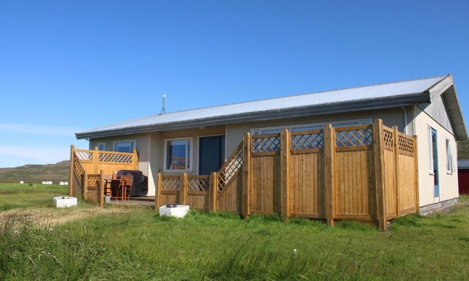 Egilsstadir Casa | Stóri-Bakki Guesthouse-with hot tub