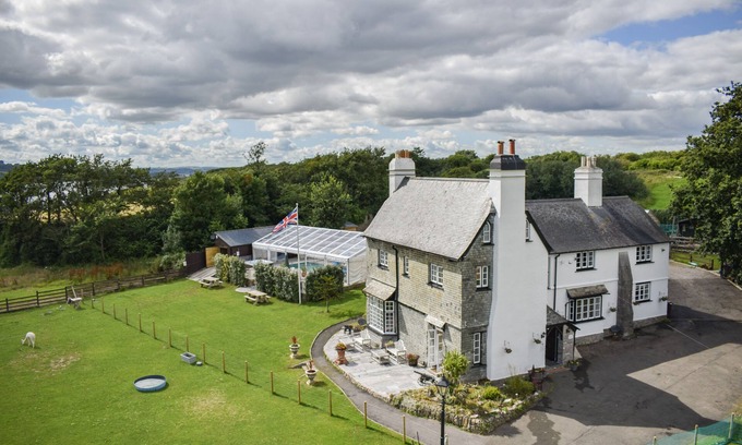 Turnchapel Casa | St Anne's House, Sea Views, 7 Bedrooms - Sleeps 30