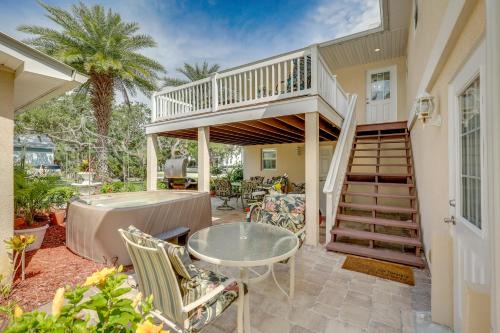 Vilano Beach Apartamento | St Augustine Apt with Hot Tub Access about 1 Mi to Beach