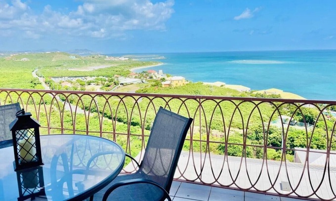 Estate Coakley Bay Condominio | Retiro tranquilo - Vistas al mar - Island Breezes, St. Croix Bliss!