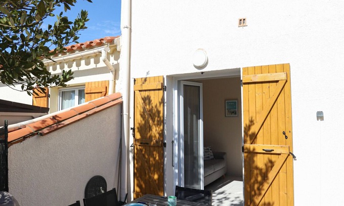 Saint-Cyprien Plage Chalet De Esquí | Bonita casa en Saint Cyprien con aire acondicionado y una gran terraza.