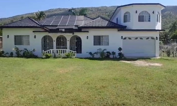 Burnt Savanna Casa | *St Elizabeth Countryside Retreat* WIFI, Near Jamaica Zoo