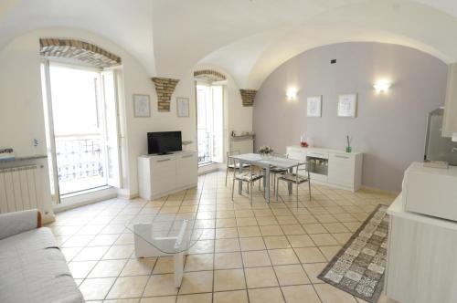 Lovere Old Town Apartamento | St. George Apartment