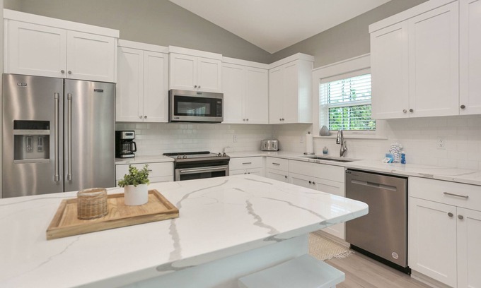 Port St. Joe Casa | St. Joe Bay Less Than Mile from Golf Club & Pool-Off the Grid Home