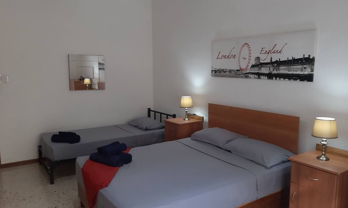 Paceville Apartamento | St Julian's - Good Location, 2 Bedroom, Terrace
