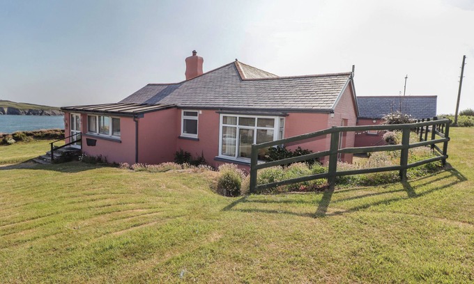St Brides Casa | ST JUSTINIANS, pet friendly, character holiday cottage in St Davids
