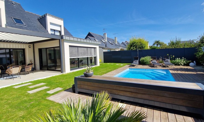 Courtoisville-Sillon-Moka Casa | St-Malo: Family home with swimming pool, 800 m walk from the beach.