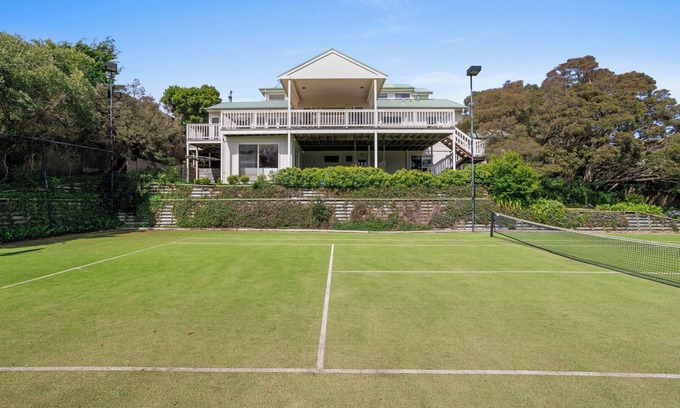 Mornington Peninsula Casa | ST PAULS SUPERB SORRENTO, 5 BEDROOM, TRI-LEVEL, TENNIS COURT, BEACH, VIEWS!