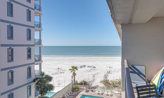 Belle Vista Condominio | St. Pete Beachfront | Luxury Oasis