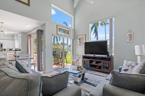 Isla del Sol Casa | St Pete Isla Vista Verde North Mirada Townhome 3 2