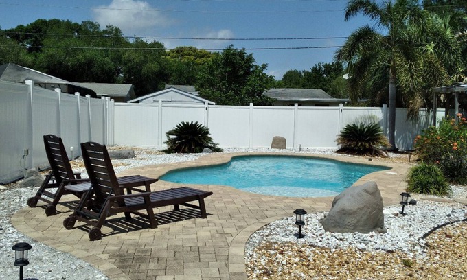 Disston Heights Casa | St Pete Backyard Oasis