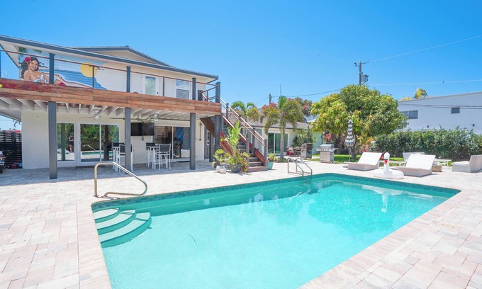 St. Pete Beach Casa | St Pete Upham Beach Private Boutique Pool