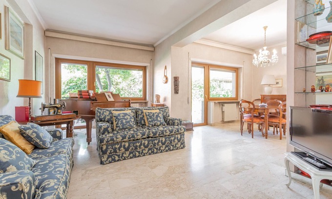 Quartiere XIII Aurelio Apartamento | St. Peters Garden 3 BDR Apartment