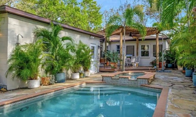 Fossil Park Casa | St. Petersburg Pool Home Oasis