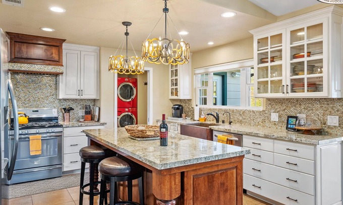 Templeton Casa | St. Stephens Adventure-Pool, EV, Starlink & Pets!