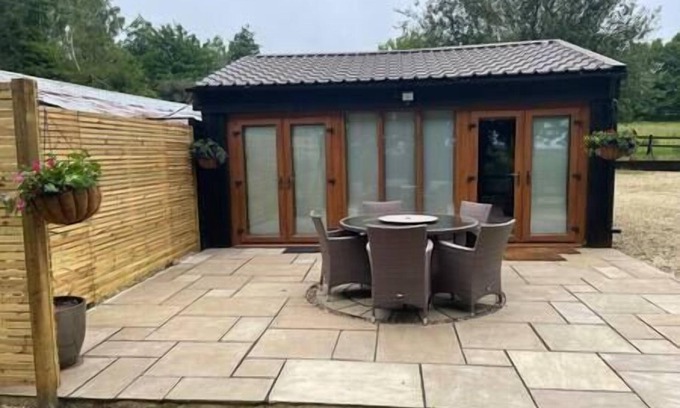 Horspath Casa | Stable lodge with cosy log fire