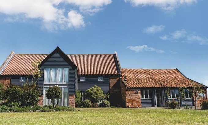 Toft Monks Casa | Stackyard Lodge - enchanting 18th Century converted barn in the Waveney Valley