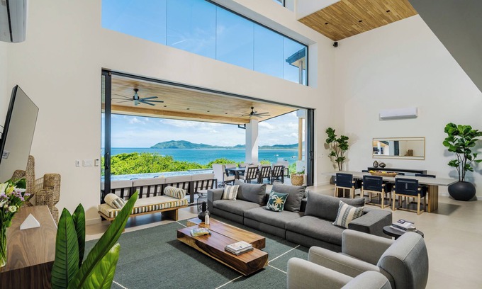 Playa Langosta Villa | Staffed Luxury Oceanview Villa w/ golfcart, jacuzzi, infinity pool &breakfast