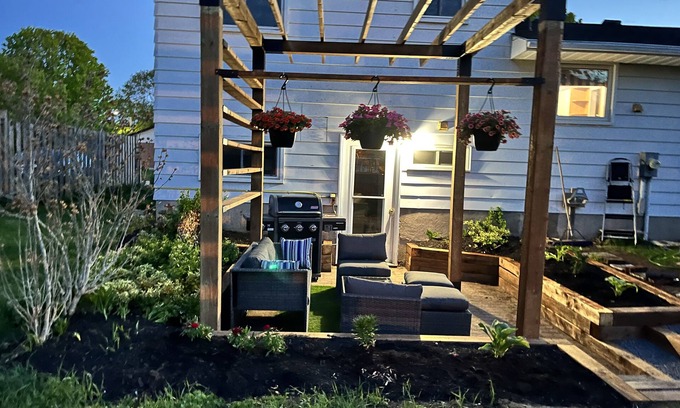 Port Elgin Casa | Stairway to Beach - Splendid 4 Bedroom Quite Home