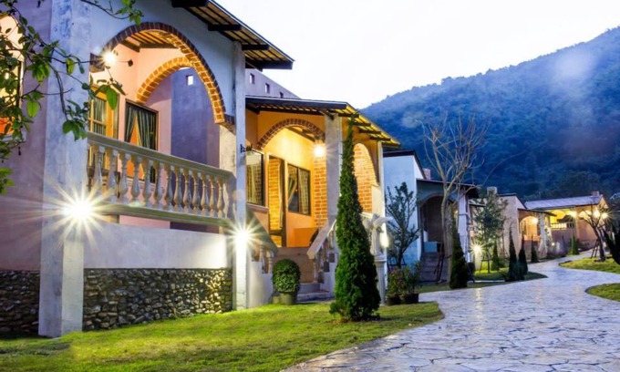 Suan Phueng Complejo | Stamp Hills Resort