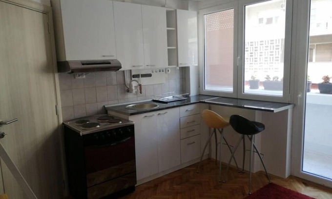 City Center Apartamento | Stan u strogom centru Niša sa parking mestom