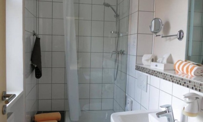 Burgschwalbach Cama Y Desayuno | Standard double room 2 (room 2) - Gästehaus Auszeit