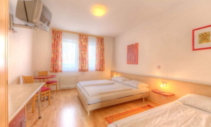 Rust Cama Y Desayuno | Standard Dreibettzimmer - Hotel am See Rust