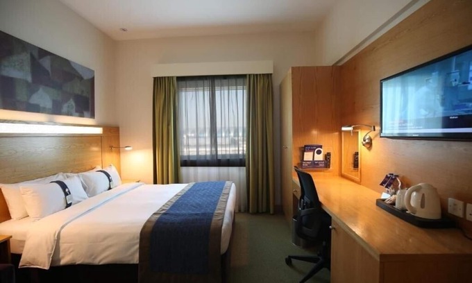 Garhoud Apartamento | Standard Room Near Dxb Airport with Free Breakfast