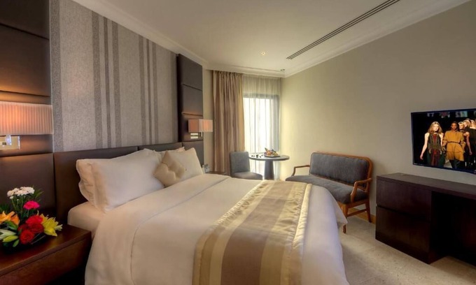 Jumeira 1 Casa | Standard Room Near Palm Strip Mall By Luxury Bookings